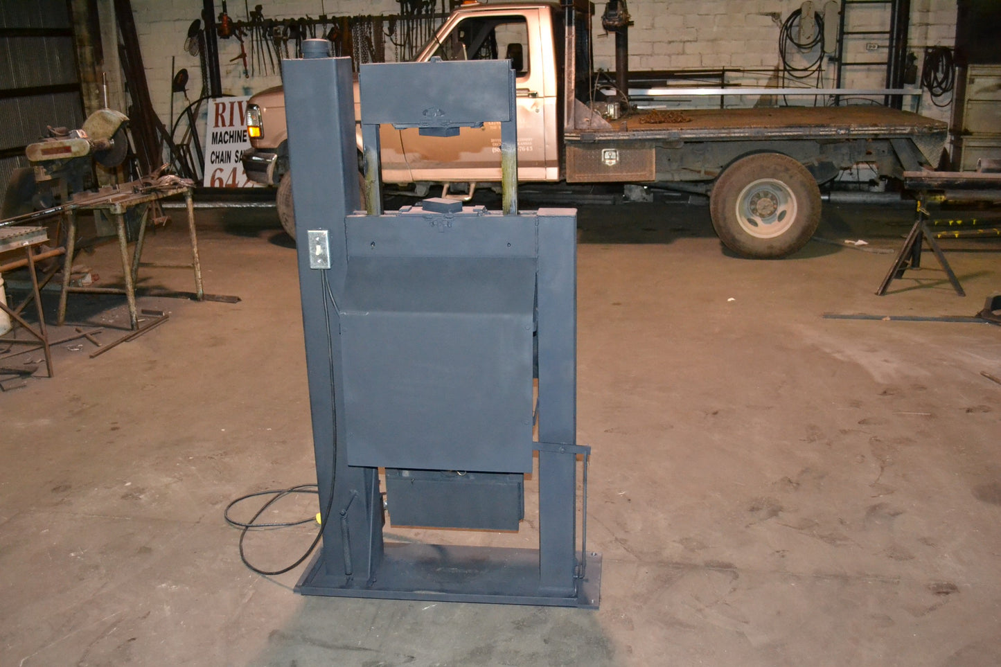Uncleal's Hydraulic Press – Riverside Machine